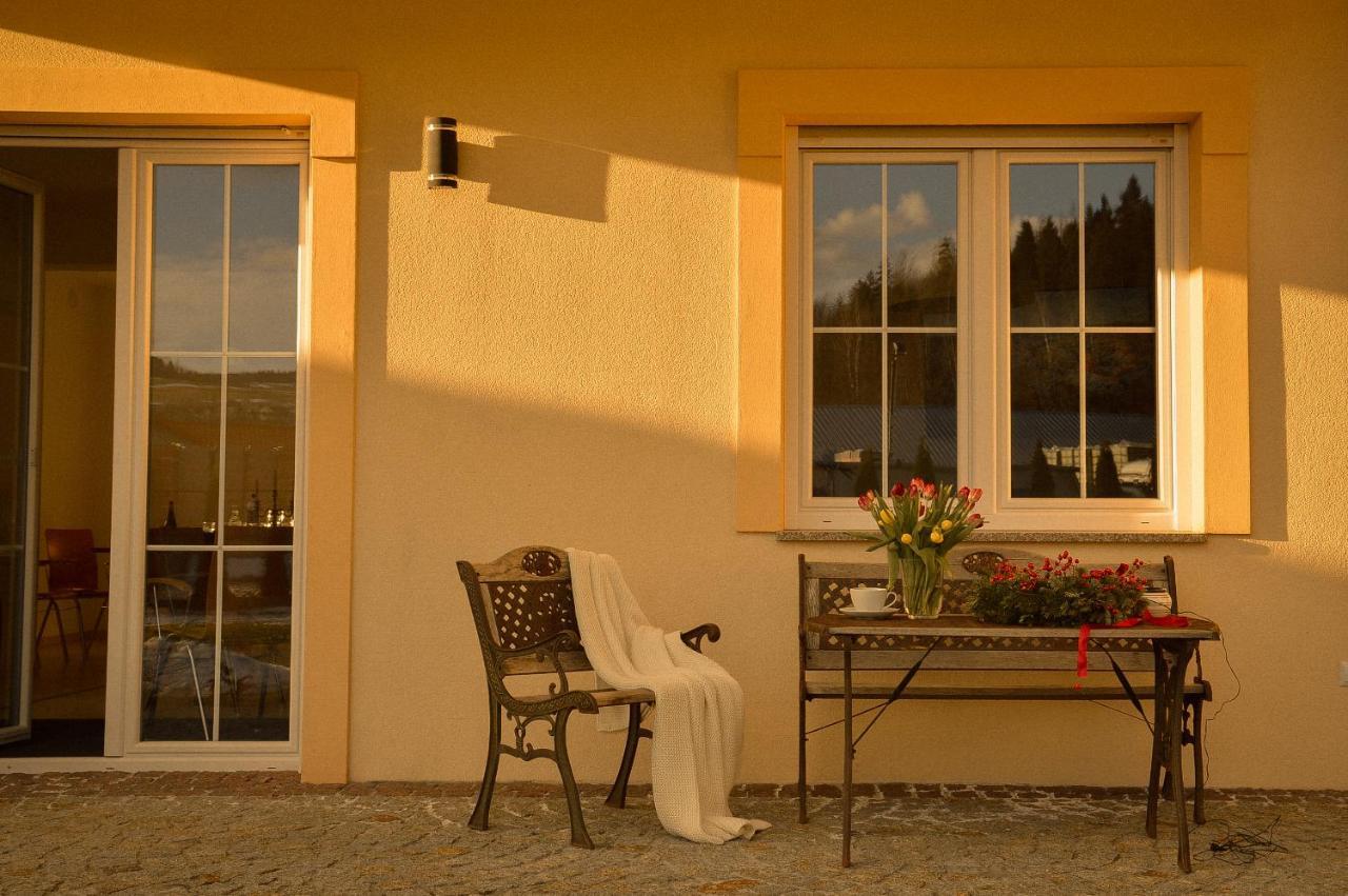 Apartamenty Agroturystyczne Papiernia Niedźwiedź Exteriör bild