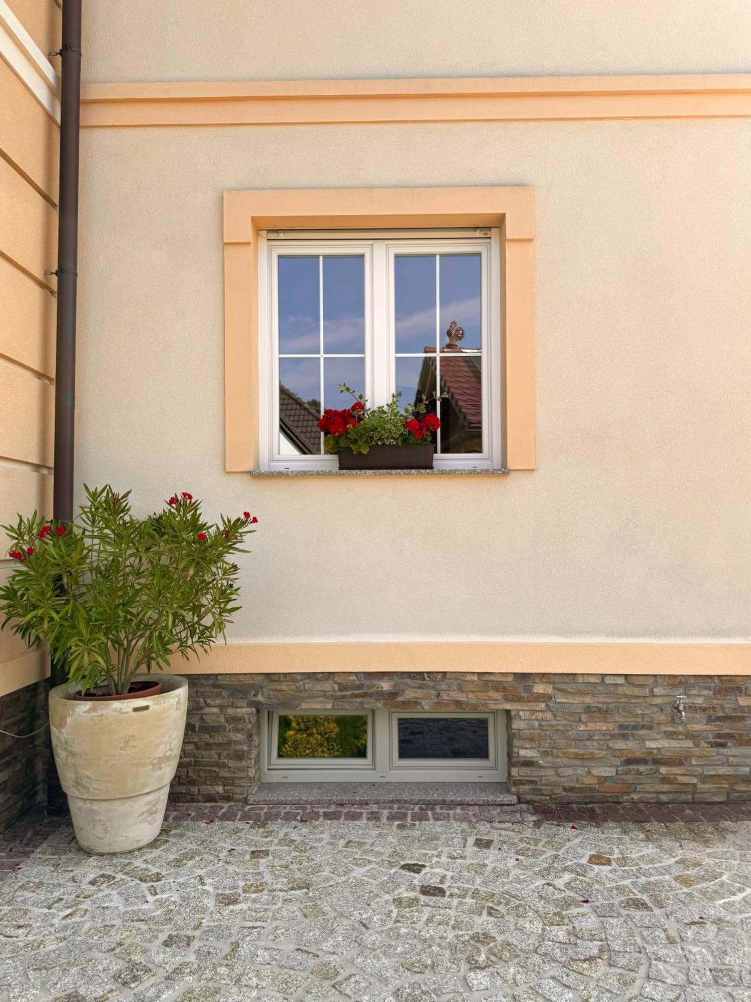 Apartamenty Agroturystyczne Papiernia Niedźwiedź Exteriör bild