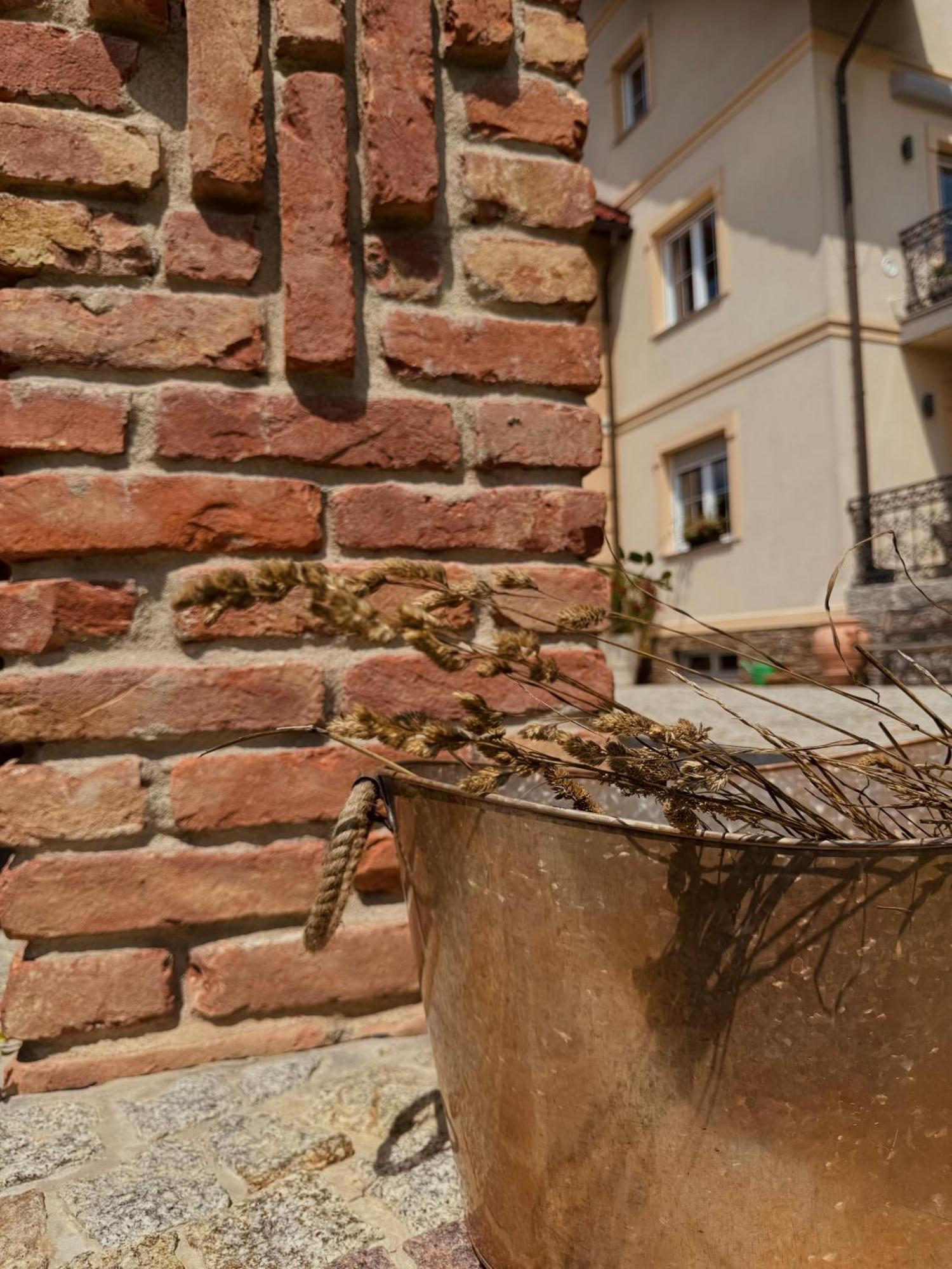 Apartamenty Agroturystyczne Papiernia Niedźwiedź Exteriör bild